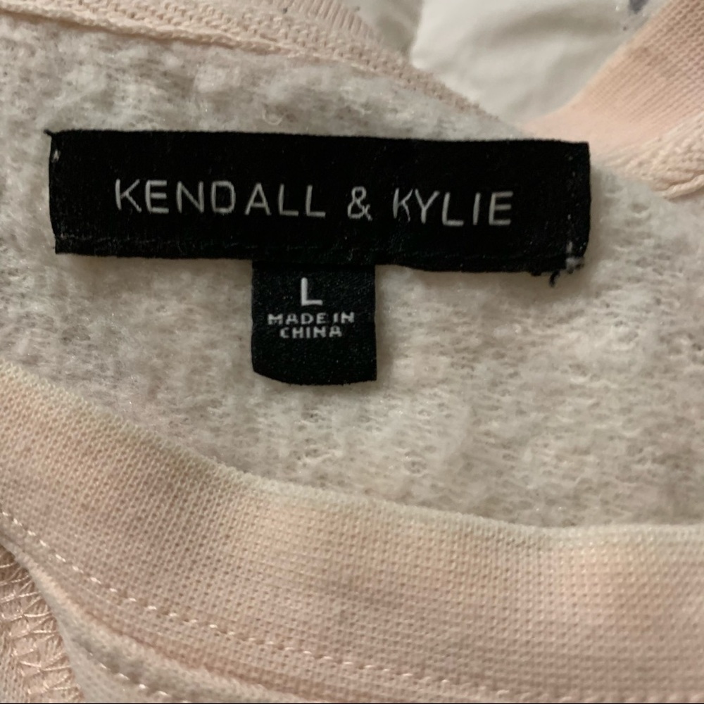 FREE w/ BUNDLE Baby Pink Crewneck Sweatshirt - as is - Picture 9 of 12
